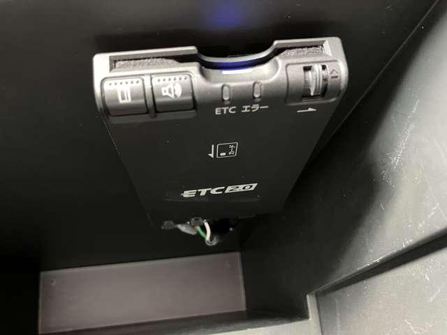 ノート １．２　ｅ－ＰＯＷＥＲ　Ｘ　純正メモリーナビ　ドライブレコーダー　３６０°カメラ　記録簿付　Ｒカメラ　運転席助手席エアバック　レーンキープ　ＡＵＴＯエアコン　１オーナー　盗難防止システム　ナビＴＶ　ＡＷ　サイドカメラ　運転席エアバッグ　キーレスエントリー　ドラレコ（16枚目）