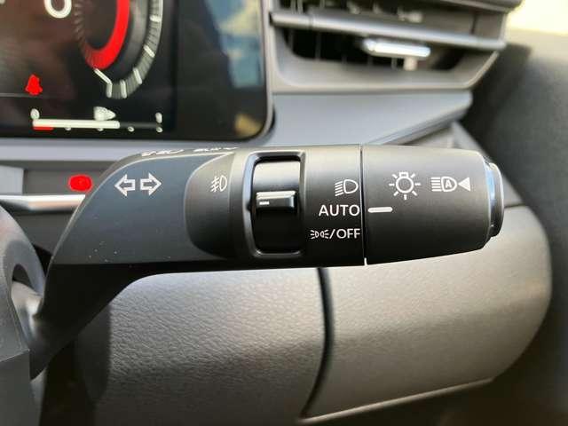 オーラ １．２　Ｇ　※雹害車※オーディオレス　ハイビームアシスト　アルミ　ＬＤＷ　ＬＥＤライト　バックモニター　禁煙　エアバッグ　サイドエアバッグ　アイドリングストップ　パワーステアリング　キーレスエントリー　ＡＢＳ（8枚目）