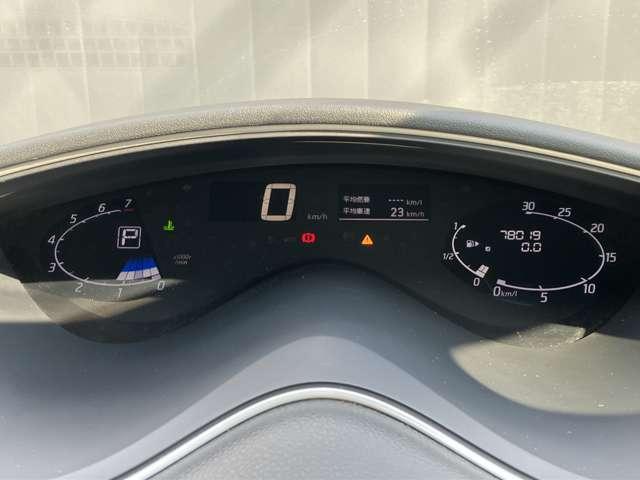 セレナ ２．０　２０Ｘ　Ｖセレクション＋Ｓａｆｅｔｙ　Ｓ－ＨＹＢＲＩ　純正ナビ　アラウンドビューモニター　三列シート　地デジＴＶ　全周囲モニタ　盗難防止装置　１オナ　ウォークスルー　両側パワースライドドア　クルコン　レーンキープアシスト　インテリキー　ナビＴＶ　ＥＴＣ（6枚目）