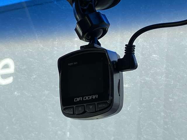 セレナ ２．０　２０Ｘ　Ｖセレクション＋Ｓａｆｅｔｙ　Ｓ－ＨＹＢＲＩ　純正ナビ　アラウンドビューモニター　三列シート　地デジＴＶ　全周囲モニタ　盗難防止装置　１オナ　ウォークスルー　両側パワースライドドア　クルコン　レーンキープアシスト　インテリキー　ナビＴＶ　ＥＴＣ（32枚目）