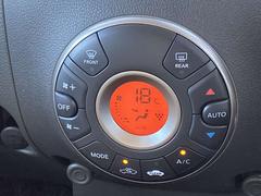 オートエアコンもついておりますので、快適な温度で運転が出来ます。 3