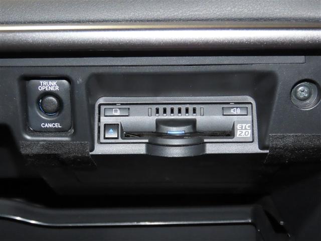 クラウンハイブリッド ＲＳ　リミテッドＩＩ　革シート　ハイブリッド　ナビ＆ＴＶ　メモリーナビ　フルセグ　バックカメラ　ＤＶＤ再生　ミュージックプレイヤー接続可　衝突被害軽減システム　ＥＴＣ　電動シート　スマートキー　ＬＥＤヘッドランプ　キーレス（17枚目）