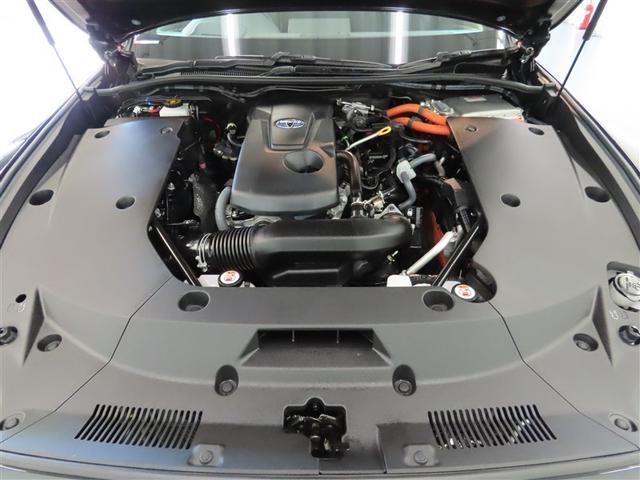 クラウンハイブリッド ＲＳ　リミテッドＩＩ　革シート　ハイブリッド　ナビ＆ＴＶ　メモリーナビ　フルセグ　バックカメラ　ＤＶＤ再生　ミュージックプレイヤー接続可　衝突被害軽減システム　ＥＴＣ　電動シート　スマートキー　ＬＥＤヘッドランプ　キーレス（20枚目）