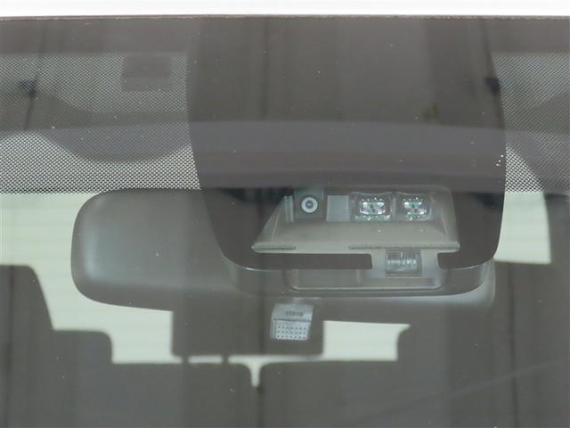 ノア Ｘ　ナビ＆ＴＶ　両側電動スライド　メモリーナビ　ワンセグ　バックカメラ　衝突被害軽減システム　ＥＴＣ　３列シート　スマートキー　ＬＥＤヘッドランプ　ウオークスルー　乗車定員７人　アイドリングストップ　ＣＤ（2枚目）