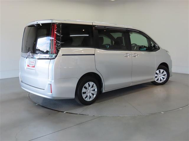 ノア Ｘ　ナビ＆ＴＶ　両側電動スライド　メモリーナビ　ワンセグ　バックカメラ　衝突被害軽減システム　ＥＴＣ　３列シート　スマートキー　ＬＥＤヘッドランプ　ウオークスルー　乗車定員７人　アイドリングストップ　ＣＤ（5枚目）