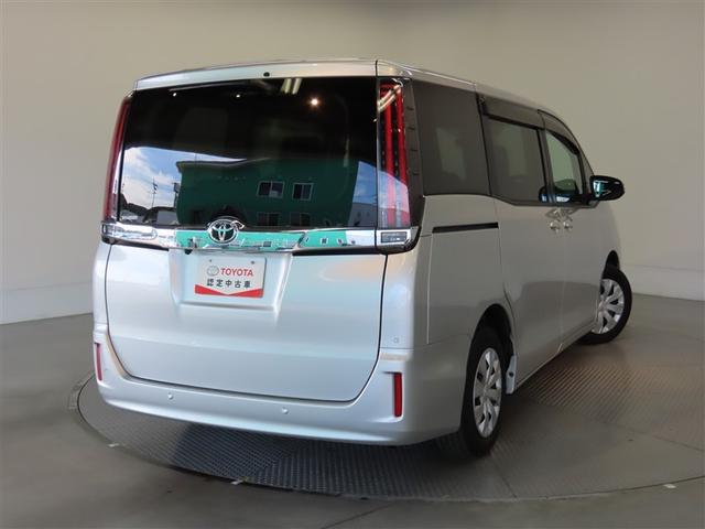 ノア Ｘ　ナビ＆ＴＶ　両側電動スライド　メモリーナビ　ワンセグ　バックカメラ　衝突被害軽減システム　ＥＴＣ　３列シート　スマートキー　ＬＥＤヘッドランプ　ウオークスルー　乗車定員７人　アイドリングストップ　ＣＤ（6枚目）