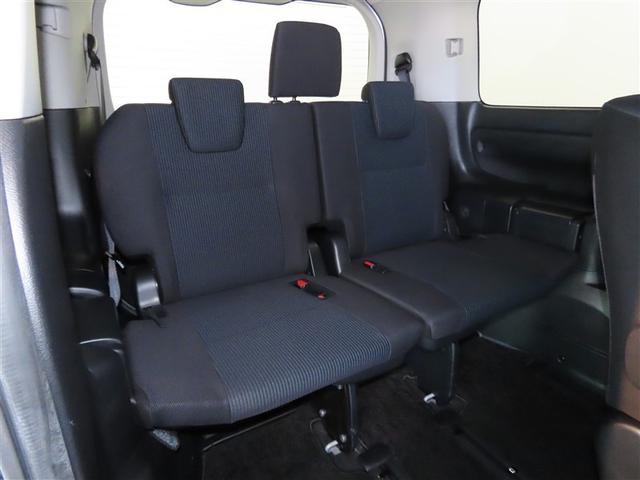 ノア Ｘ　ナビ＆ＴＶ　両側電動スライド　メモリーナビ　ワンセグ　バックカメラ　衝突被害軽減システム　ＥＴＣ　３列シート　スマートキー　ＬＥＤヘッドランプ　ウオークスルー　乗車定員７人　アイドリングストップ　ＣＤ（9枚目）