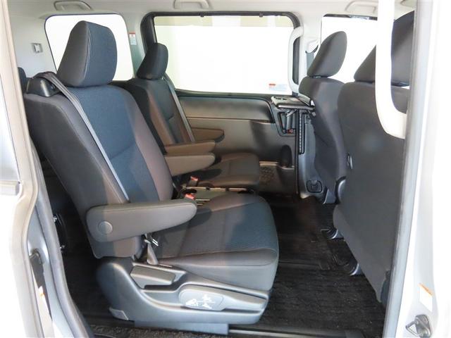 ノア Ｘ　ナビ＆ＴＶ　両側電動スライド　メモリーナビ　ワンセグ　バックカメラ　衝突被害軽減システム　ＥＴＣ　３列シート　スマートキー　ＬＥＤヘッドランプ　ウオークスルー　乗車定員７人　アイドリングストップ　ＣＤ（11枚目）