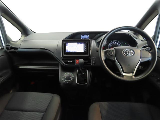 ノア Ｘ　ナビ＆ＴＶ　両側電動スライド　メモリーナビ　ワンセグ　バックカメラ　衝突被害軽減システム　ＥＴＣ　３列シート　スマートキー　ＬＥＤヘッドランプ　ウオークスルー　乗車定員７人　アイドリングストップ　ＣＤ（12枚目）