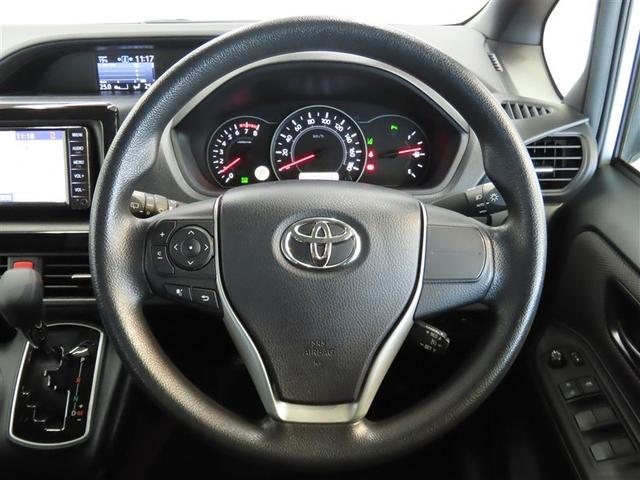 ノア Ｘ　ナビ＆ＴＶ　両側電動スライド　メモリーナビ　ワンセグ　バックカメラ　衝突被害軽減システム　ＥＴＣ　３列シート　スマートキー　ＬＥＤヘッドランプ　ウオークスルー　乗車定員７人　アイドリングストップ　ＣＤ（33枚目）