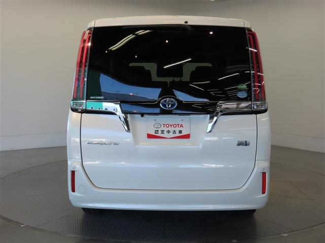 エスクァイア ハイブリッドＧｉ　プレミアムパッケージ　ハイブリッド　ナビ＆ＴＶ　両側電動スライド　メモリーナビ　フルセグ　バックカメラ　ＤＶＤ再生　衝突被害軽減システム　ＥＴＣ　３列シート　スマートキー　ＬＥＤヘッドランプ　乗車定員７人　キーレス　ＣＤ（7枚目）