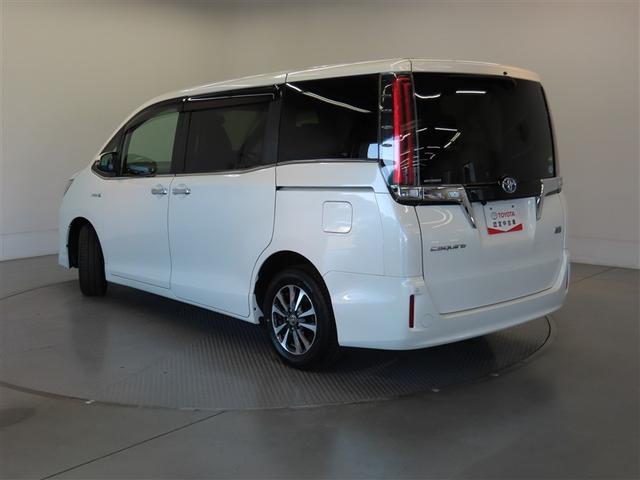 エスクァイア ハイブリッドＧｉ　プレミアムパッケージ　ハイブリッド　ナビ＆ＴＶ　両側電動スライド　メモリーナビ　フルセグ　バックカメラ　ＤＶＤ再生　衝突被害軽減システム　ＥＴＣ　３列シート　スマートキー　ＬＥＤヘッドランプ　乗車定員７人　キーレス　ＣＤ（25枚目）