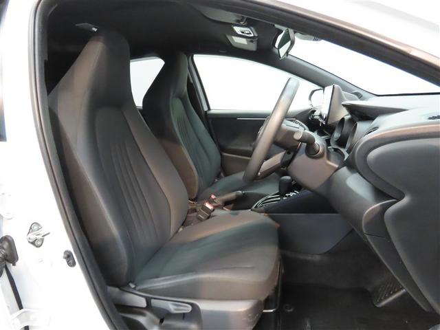 ヤリス Ｇ　メモリーナビ　バックカメラ　ミュージックプレイヤー接続可　衝突被害軽減システム　ＥＴＣ　スマートキー　キーレス（10枚目）