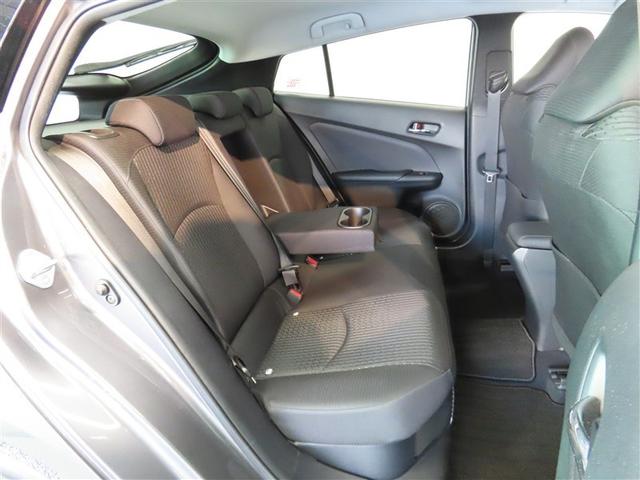 プリウス Ａ　ハイブリッド　ナビ＆ＴＶ　メモリーナビ　フルセグ　バックカメラ　ＤＶＤ再生　衝突被害軽減システム　ＥＴＣ　スマートキー　ＬＥＤヘッドランプ　アイドリングストップ　オートクルーズコントロール　キーレス（11枚目）