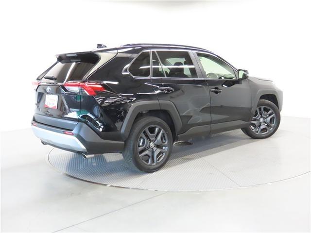 ＲＡＶ４ アドベンチャー　４ＷＤ　サンルーフ　フルセグ　バックカメラ　ミュージックプレイヤー接続可　衝突被害軽減システム　ＥＴＣ　電動シート　スマートキー　ＬＥＤヘッドランプ　オートクルーズコントロール　キーレス（6枚目）