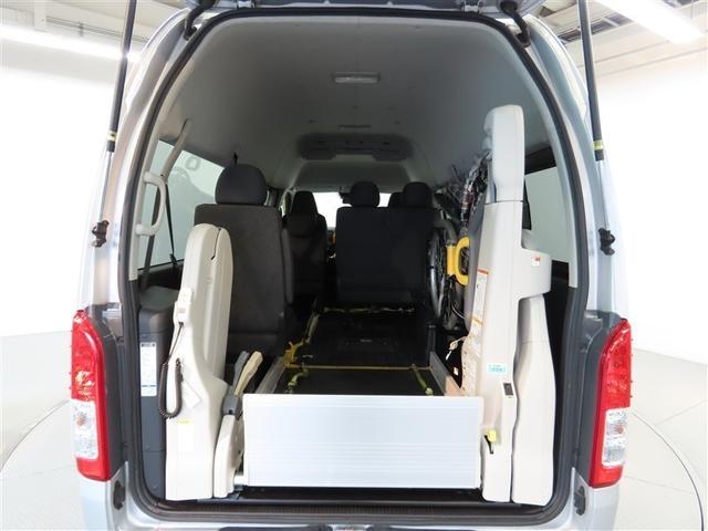ハイエースバン ＤＸ　クルマイスシヨウ　福祉車両　展示・試乗車　ナビ＆ＴＶ　メモリーナビ　ワンセグ　バックカメラ　衝突被害軽減システム　ＥＴＣ　３列シート　乗車定員８人　キーレス　ＣＤ　Ｗエアコン（9枚目）
