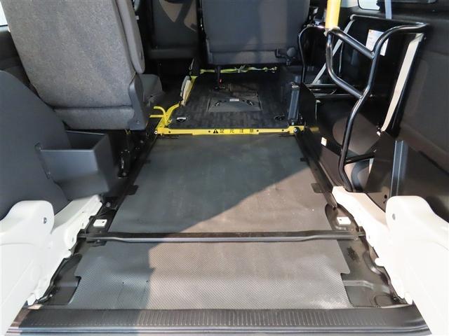 ハイエースバン ＤＸ　クルマイスシヨウ　福祉車両　展示・試乗車　ナビ＆ＴＶ　メモリーナビ　ワンセグ　バックカメラ　衝突被害軽減システム　ＥＴＣ　３列シート　乗車定員８人　キーレス　ＣＤ　Ｗエアコン（25枚目）