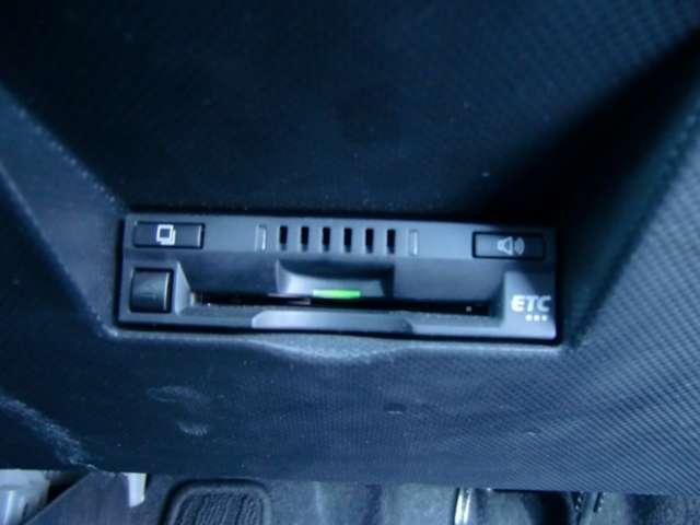 X S 1.0 X S バックカメラ スマートアシストさらなる高品質感とアグレッシブな表情を身につけ、その類まれなる個性と存在感を強く主張するエクステリア。さらなる個性の際立ちをめざしてライズは先へ行く。(15枚目)
