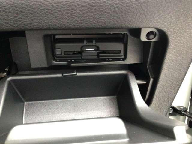 2.0XV チェアキャブ リフタータイプ バックカメラ 被害軽減ブレーキと踏み間違い防止装置など安全装備が充実。多彩なシートアレンジに、スマートハイブリッドとアイドリングストップによる低燃費が人気です(14枚目)