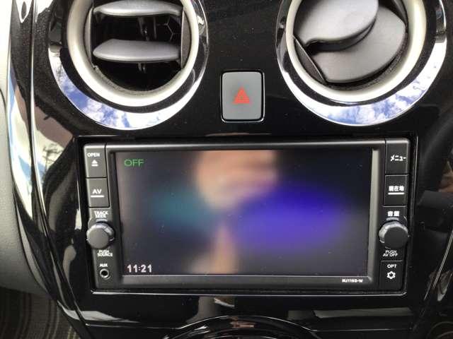 1.2 X Vセレクション アラウンドビューモニター ドラレコ 前方の車両や歩行者との衝突回避をサポートする、エマージェンシーブレーキを搭載したノートです。さらに踏み間違い防止アシストも付いて安全装備が充実(7枚目)