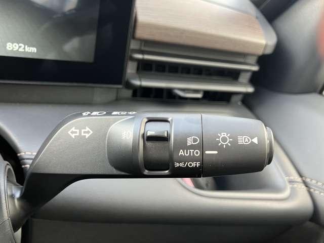 2.0 ハイウェイスターV プロパイロット/12.3インチナビ/LEDヘッド ついに新型セレナ登場。車と共に過ごす思い出をとびきりののひとときに。ユーザーへのやさしさと最新の安全装備、先進技術が詰め込まれています。(16枚目)