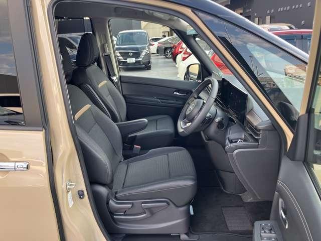 2.0 ハイウェイスターV プロパイロット/12.3インチナビ/LEDヘッド ついに新型セレナ登場。車と共に過ごす思い出をとびきりののひとときに。ユーザーへのやさしさと最新の安全装備、先進技術が詰め込まれています。(17枚目)