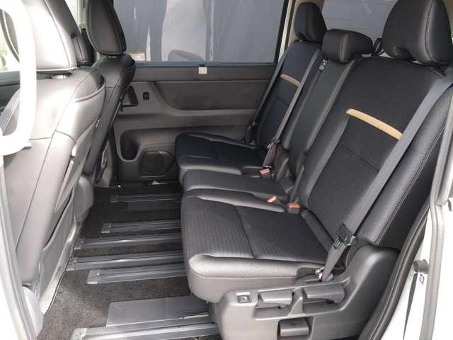 セレナ １．４　ｅ－パワー　ハイウェイスターＶ　コネクトナビ／アラウンドモニター／後席モニター　こちらの車両は雹害車となります。誠に勝手ながら雹害車は岐阜県内及び、岐阜県隣接県在住のご来店いただけるお客様に限り販売させていただきます（28枚目）