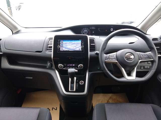 セレナ ２．０　ハイウェイスター　ＶセレクションＩＩ　両側電動スライドドア／純正ナビ　バックモニター　セレナはシートアレンジの多様さも魅力。友達を誘って出かけたいときも、荷物をたっぷり積みたいときも、ぴったりのアレンジが見つかります（4枚目）