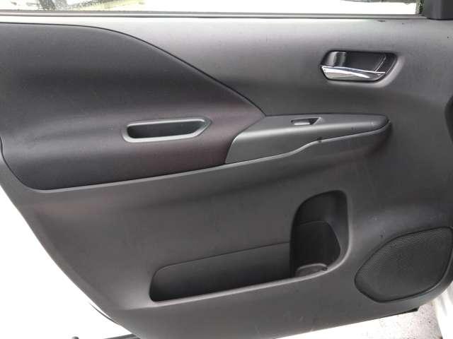 セレナ ２．０　ハイウェイスター　ＶセレクションＩＩ　両側電動スライドドア／純正ナビ　バックモニター　セレナはシートアレンジの多様さも魅力。友達を誘って出かけたいときも、荷物をたっぷり積みたいときも、ぴったりのアレンジが見つかります（27枚目）