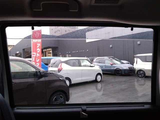 セレナ ２．０　ハイウェイスター　ＶセレクションＩＩ　両側電動スライドドア／純正ナビ　バックモニター　セレナはシートアレンジの多様さも魅力。友達を誘って出かけたいときも、荷物をたっぷり積みたいときも、ぴったりのアレンジが見つかります（30枚目）