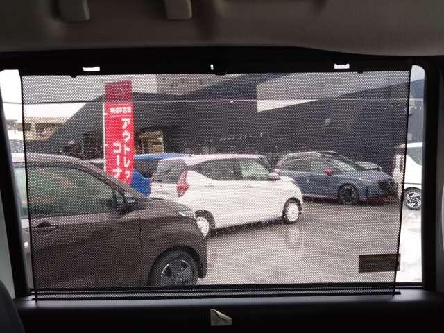 セレナ ２．０　ハイウェイスター　ＶセレクションＩＩ　両側電動スライドドア／純正ナビ　バックモニター　セレナはシートアレンジの多様さも魅力。友達を誘って出かけたいときも、荷物をたっぷり積みたいときも、ぴったりのアレンジが見つかります（31枚目）