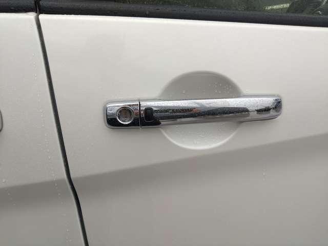 セレナ ２．０　ハイウェイスター　ＶセレクションＩＩ　両側電動スライドドア／純正ナビ　バックモニター　セレナはシートアレンジの多様さも魅力。友達を誘って出かけたいときも、荷物をたっぷり積みたいときも、ぴったりのアレンジが見つかります（34枚目）