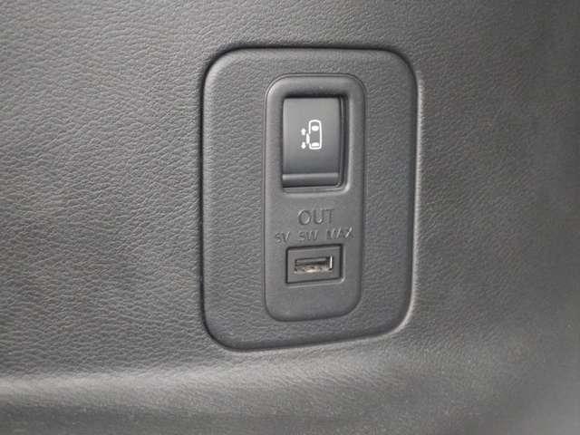 セレナ ２．０　ハイウェイスター　ＶセレクションＩＩ　両側電動スライドドア／純正ナビ　バックモニター　セレナはシートアレンジの多様さも魅力。友達を誘って出かけたいときも、荷物をたっぷり積みたいときも、ぴったりのアレンジが見つかります（45枚目）