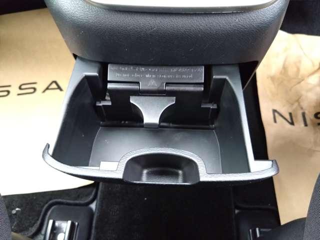 セレナ ２．０　ハイウェイスター　ＶセレクションＩＩ　両側電動スライドドア／純正ナビ　バックモニター　セレナはシートアレンジの多様さも魅力。友達を誘って出かけたいときも、荷物をたっぷり積みたいときも、ぴったりのアレンジが見つかります（55枚目）