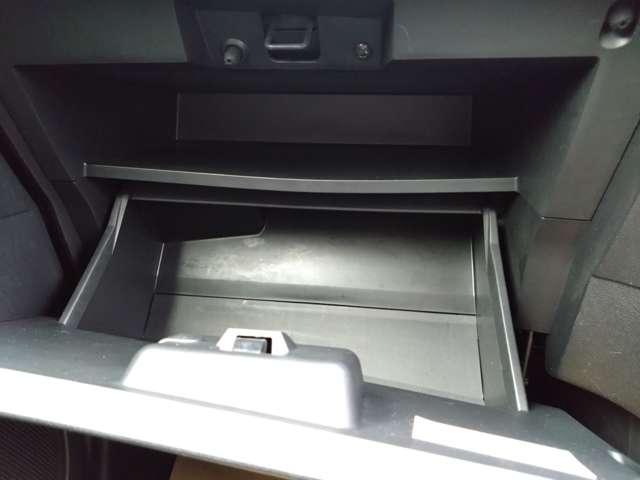 セレナ ２．０　ハイウェイスター　ＶセレクションＩＩ　両側電動スライドドア／純正ナビ　バックモニター　セレナはシートアレンジの多様さも魅力。友達を誘って出かけたいときも、荷物をたっぷり積みたいときも、ぴったりのアレンジが見つかります（58枚目）