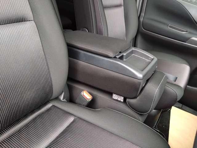 セレナ ２．０　ハイウェイスター　ＶセレクションＩＩ　両側電動スライドドア／純正ナビ　バックモニター　セレナはシートアレンジの多様さも魅力。友達を誘って出かけたいときも、荷物をたっぷり積みたいときも、ぴったりのアレンジが見つかります（70枚目）