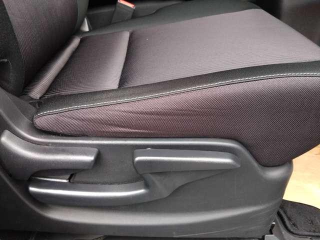 セレナ ２．０　ハイウェイスター　ＶセレクションＩＩ　両側電動スライドドア／純正ナビ　バックモニター　セレナはシートアレンジの多様さも魅力。友達を誘って出かけたいときも、荷物をたっぷり積みたいときも、ぴったりのアレンジが見つかります（71枚目）