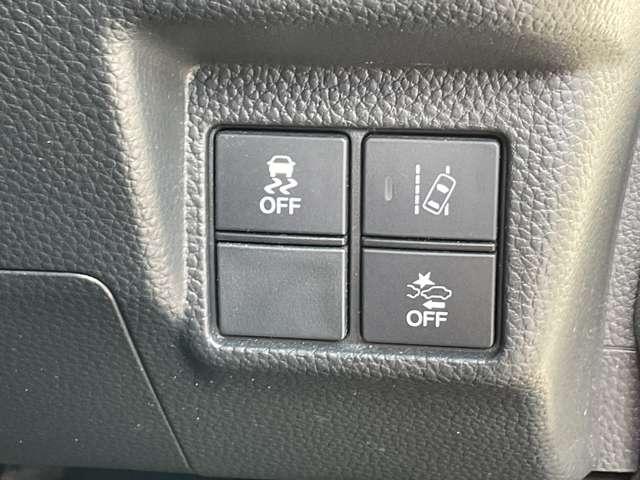 Ｎ－ＢＯＸカスタム ６６０　Ｇ・Ｌホンダセンシング　純正ナビ・バックモニター　シンプルでありながら、ひと目でＮ－ＢＯＸとわかる洗練されたデザイン。漆黒に映えるクロームメッキの輝きが上質さを演出心地よくリラックスした時間を過ごせるモダンな空間（16枚目）