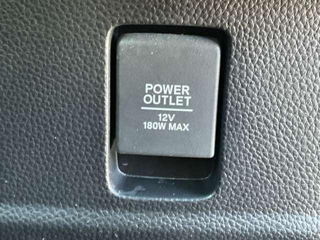 Ｎ－ＢＯＸカスタム ６６０　Ｇ・Ｌホンダセンシング　純正ナビ・バックモニター　シンプルでありながら、ひと目でＮ－ＢＯＸとわかる洗練されたデザイン。漆黒に映えるクロームメッキの輝きが上質さを演出心地よくリラックスした時間を過ごせるモダンな空間（18枚目）