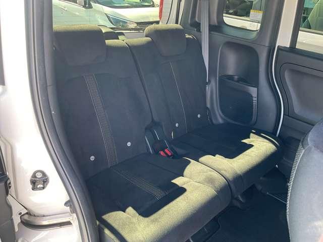 Ｎ－ＢＯＸカスタム ６６０　Ｇ・Ｌホンダセンシング　純正ナビ・バックモニター　シンプルでありながら、ひと目でＮ－ＢＯＸとわかる洗練されたデザイン。漆黒に映えるクロームメッキの輝きが上質さを演出心地よくリラックスした時間を過ごせるモダンな空間（22枚目）