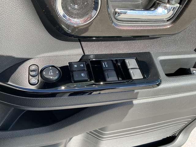 Ｎ－ＢＯＸカスタム ６６０　Ｇ・Ｌホンダセンシング　純正ナビ・バックモニター　シンプルでありながら、ひと目でＮ－ＢＯＸとわかる洗練されたデザイン。漆黒に映えるクロームメッキの輝きが上質さを演出心地よくリラックスした時間を過ごせるモダンな空間（31枚目）