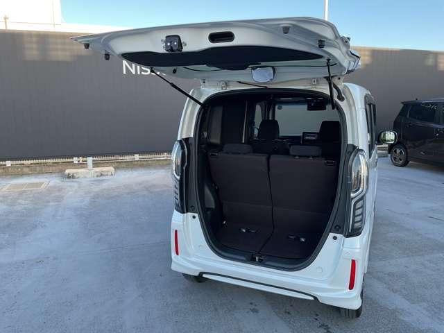 Ｎ－ＢＯＸカスタム ６６０　Ｇ・Ｌホンダセンシング　純正ナビ・バックモニター　シンプルでありながら、ひと目でＮ－ＢＯＸとわかる洗練されたデザイン。漆黒に映えるクロームメッキの輝きが上質さを演出心地よくリラックスした時間を過ごせるモダンな空間（38枚目）