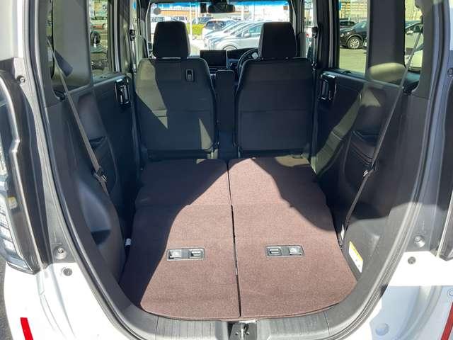 Ｎ－ＢＯＸカスタム ６６０　Ｇ・Ｌホンダセンシング　純正ナビ・バックモニター　シンプルでありながら、ひと目でＮ－ＢＯＸとわかる洗練されたデザイン。漆黒に映えるクロームメッキの輝きが上質さを演出心地よくリラックスした時間を過ごせるモダンな空間（40枚目）