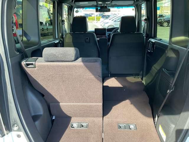 Ｎ－ＢＯＸカスタム ６６０　Ｇ・Ｌホンダセンシング　純正ナビ・バックモニター　シンプルでありながら、ひと目でＮ－ＢＯＸとわかる洗練されたデザイン。漆黒に映えるクロームメッキの輝きが上質さを演出心地よくリラックスした時間を過ごせるモダンな空間（41枚目）