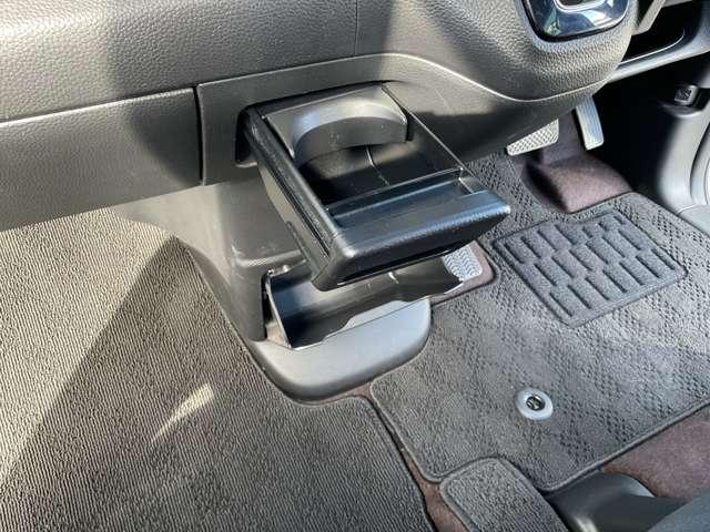 Ｎ－ＢＯＸカスタム ６６０　Ｇ・Ｌホンダセンシング　純正ナビ・バックモニター　シンプルでありながら、ひと目でＮ－ＢＯＸとわかる洗練されたデザイン。漆黒に映えるクロームメッキの輝きが上質さを演出心地よくリラックスした時間を過ごせるモダンな空間（44枚目）