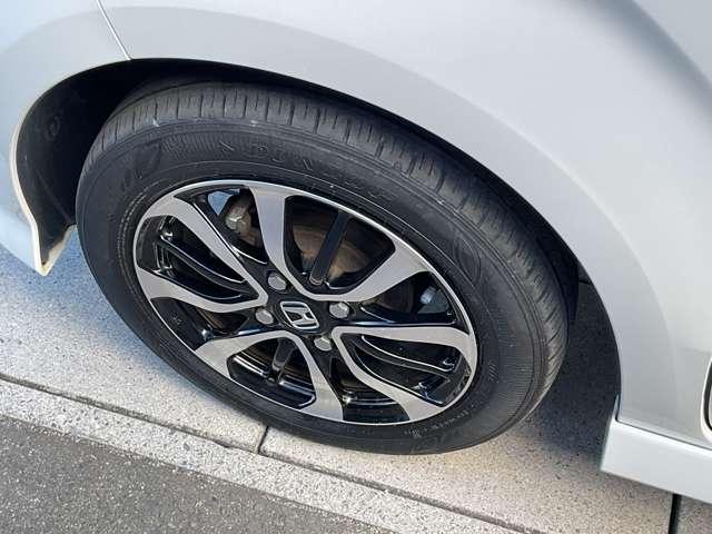 Ｎ－ＢＯＸカスタム ６６０　Ｇ・Ｌホンダセンシング　純正ナビ・バックモニター　シンプルでありながら、ひと目でＮ－ＢＯＸとわかる洗練されたデザイン。漆黒に映えるクロームメッキの輝きが上質さを演出心地よくリラックスした時間を過ごせるモダンな空間（48枚目）