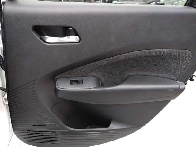 オーラ 1.2 G レザーエディション コネクトナビ/プロパイロット/アラウンド 第二世代e-POWERを搭載し力強さ、なめらかさ、静かさ、すべてが進化した電気の走りと、内外装の細部に至るまで「上質」にこだわったコンパクトカー『AURA』(32枚目)