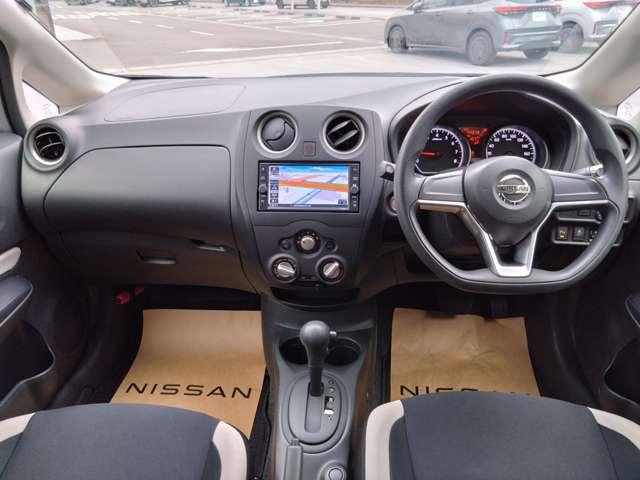 ノート Ｘ　１．２　Ｘ　純正ナビ／バックモニター／踏み間違い防止ア（4枚目）