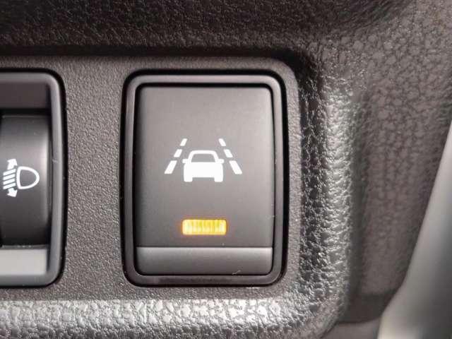 ノート Ｘ　１．２　Ｘ　純正ナビ／バックモニター／踏み間違い防止ア（13枚目）