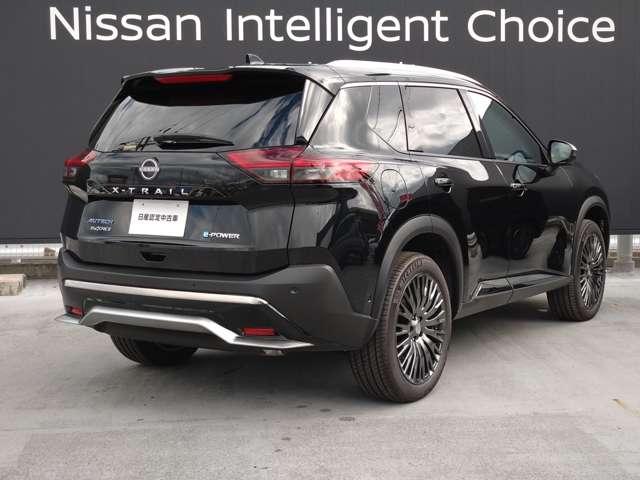 エクストレイル オーテック　アドバンスドパッケージ　ｅ－４ＯＲＣＥ　１．５　ＡＵＴＥＣＨ　アドバンスト　パッケージ　ｅ－４ＯＲＣＥ　４ＷＤ　雹害車／コネクトナビ／黒革シート／プロパイ（2枚目）